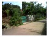 tampak dari depan, rumah pagar hijau