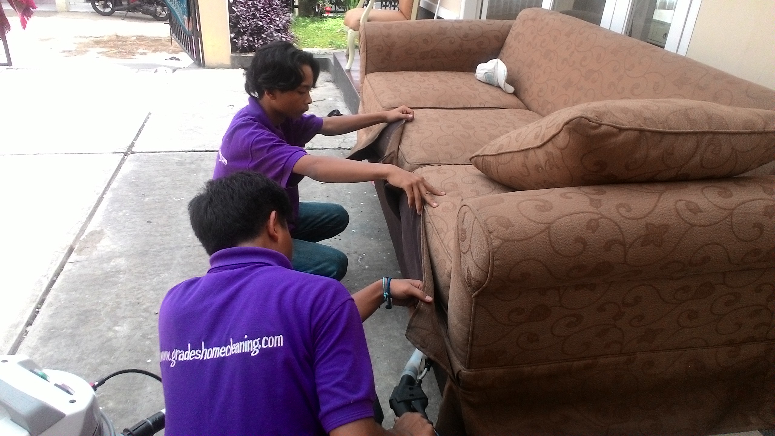 Desain Ulang Sofa Agar Terlihat Baru