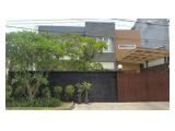 Jual rumah Kayu Putih 12x20m, 2 lantai, hadap Selatan, cakep 