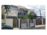 Jual rumah Rawamangun 200m, 2 lantai, hadap Timur, siap huni 