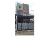 Jual rumah Kelapa Gading Summarecon 6x17m, 3 lantai, strategis 