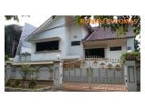 Jual rumah Pulomas 667m, 2 lantai, hadap Selatan, jalan lebar