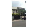Jual rumah Cempaka Putih 300m, 2,5 lantai, hadap Utara