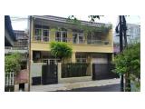 Jual rumah Rawamangun 9x15m, 2 lantai, hadap Barat, bebas banjir