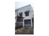 Jual rumah Cempaka Putih 215m, 3,5 lantai, hadap Timur