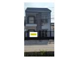 Jual rumah baru Kelapa Gading 7x15m, 2 lantai, hadap Selatan, tinggi dari jalan