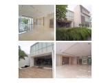 Rumah mewah modern pinggir jalan di Permata Hijau