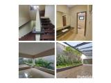 Rumah mewah modern pinggir jalan di Permata Hijau