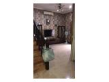 Rumah Dijual 3 Lantai Jakarta Selatan Semi Furnish Good Condition 3 + 1 BR