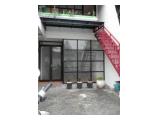 Dijual Rumah Siap Huni Lokasi Strategis Dekat Jalan Raya di Tebet