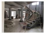 Di Jual Rumah di Cipete 7 Kamar Tidur - Unfurnished