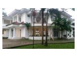 Dijual Dibawah Harga Pasar Rumah Mewah Halaman Luas Siap Huni di Kemang Ada Pool