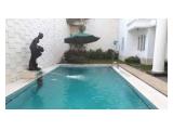 Dijual Dibawah Harga Pasar Rumah Mewah Halaman Luas Siap Huni di Kemang Ada Pool