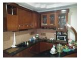 Di Jual Rumah di Kemang , 4 Kamar Tidur - Semi Furnished
