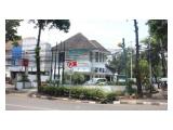 DIJUAL rumah bergaya colonial cocok untuk kantor atau usaha 