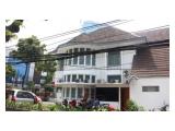 DIJUAL rumah bergaya colonial cocok untuk kantor atau usaha 