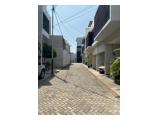 Jual RumahTown House 2 Lantai di Menteng Wadas, Jakarta Selatan - 3 Kamar Tidur 