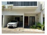 Jual RumahTown House 2 Lantai di Menteng Wadas, Jakarta Selatan - 3 Kamar Tidur 
