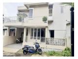 Sewa / Jual Rumah Bangunan Baru 2 Lantai di Bintaro Permai Tangerang - 3 Kamar Tidur Semi Furnished