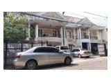 Dijual Rumah dan Kantor Berikut Kost 18 Kamar di Kawasan Elite Kebayoran Baru Jakarta Selatan - LT 557 m2 LB 1500 m2