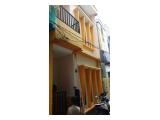 DIJUAL CEPAT! Rumah 2 Lantai di Surabaya - 2 Kamar Tidur Unfurnished