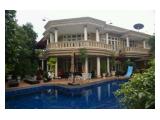 halaman belakang & Swimming pool